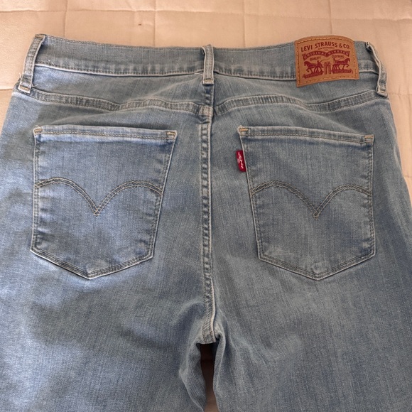 Levi’s - Picture 3 of 3